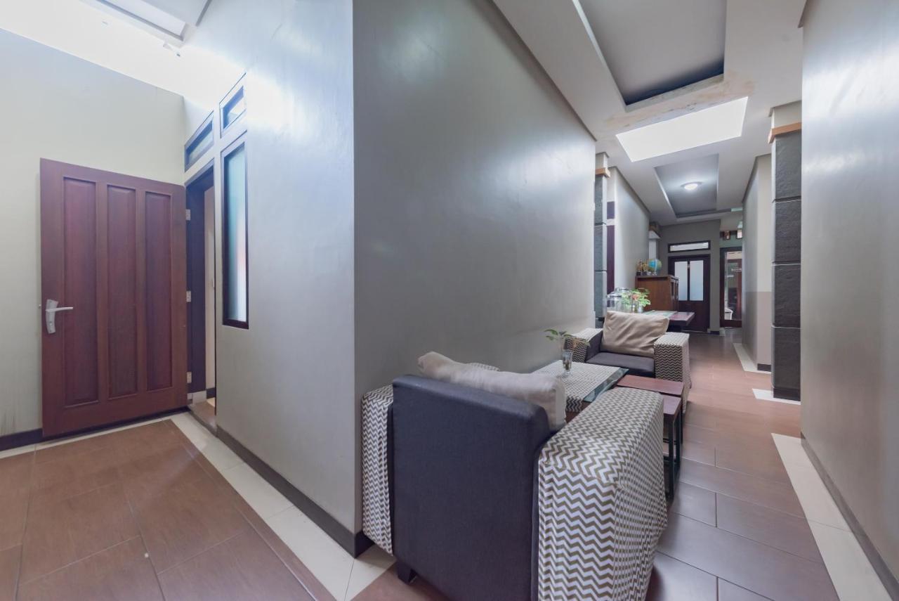 Reddoorz Syariah Near Politeknik Negeri Bandung Campus Cimahi Exterior foto